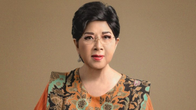Titiek Puspa.