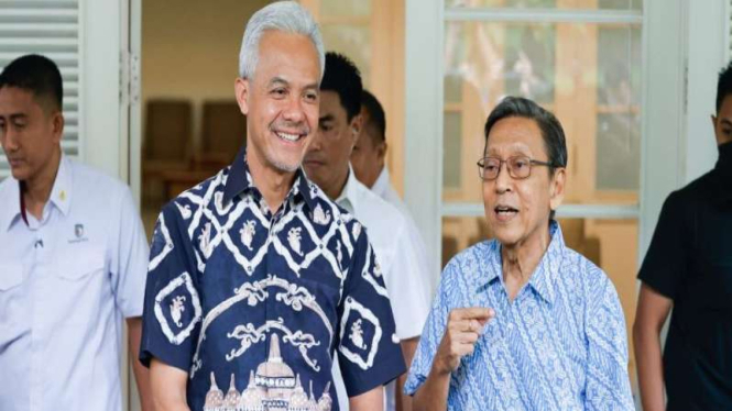 Capres Ganjar Pranowo bertemu mantan Wapres Boediono.