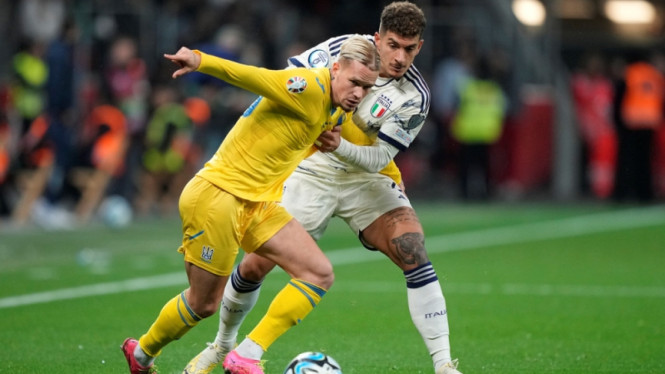 Mykhailo Mudryk saat Timnas Ukraina vs Timnas Italia