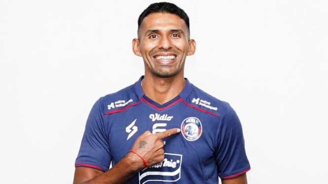 Striker Arema FC, Gilbert Alvarez