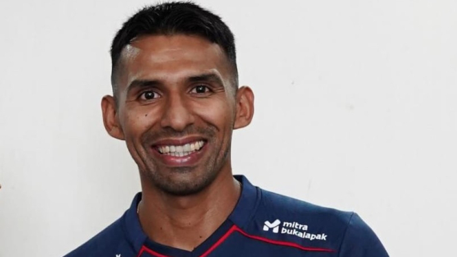 Striker Arema FC, Gilbert Alvarez