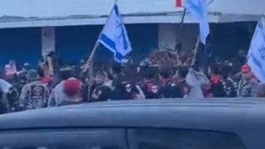 Laskar Manguni kibarkan bendera Israel di Kota Bitung, Sulut