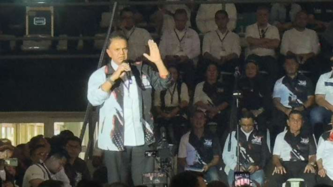 Kapten Tim Nasional Pemenangan Anies Baswedan-Muhaimin Iskandar (Amin) Marsekal Madya TNI (purn.) Muhammad Syaugi Alaydrus saat memberikan sambutan di Gedung Basket Gelora Bung Karno, Jakarta, Minggu, 26 November 2023.