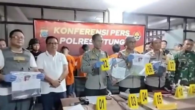 Wali Kota Bitung Maurits Mantiri bersama Kapolda Sulut Irjen Pol Setyo Budiyanto bersama jajarannya saat jumpa pers, di Bitung.