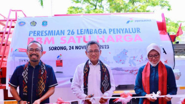 Menteri ESDM Arifin Tasrif (Tengah).