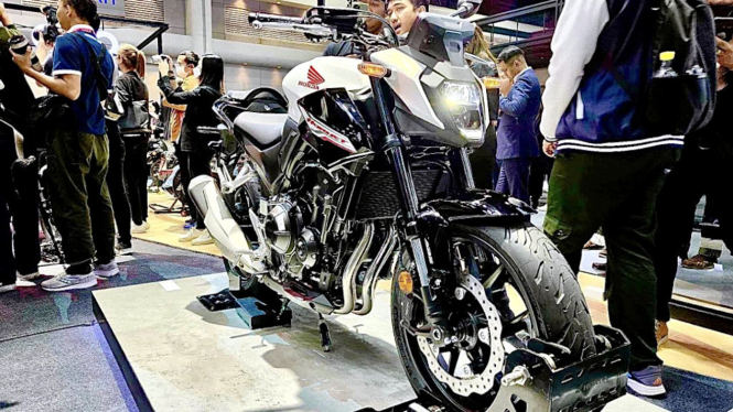 Honda CB500F Hornet