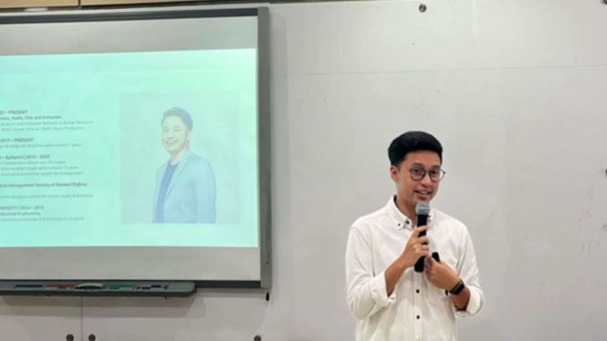 Ezra Mandira, Gitaris HIVI Ngajar Teknik Industri di Universitas Bakrie