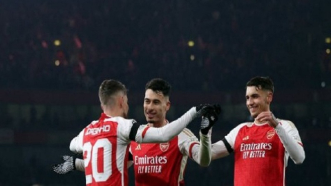Selebrasi pemain Arsenal usai bobol gawang Lens di grup B Liga Champions