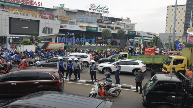 Aksi buruh di Bekasi
