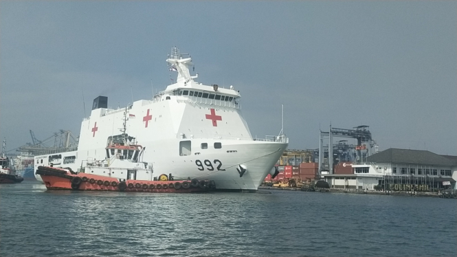 VIVA Militer: Kapal Rumah Sakit KRI dr. Radjiman Wedyodiningrat-992