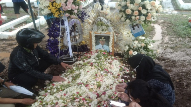 Mantan Wali Kota Batu Eddy Rumpoko dimakamkan di Batu, Jawa Timur