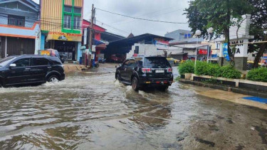 Genangan Banjir Akibat Hujan Deras di Kota Depok