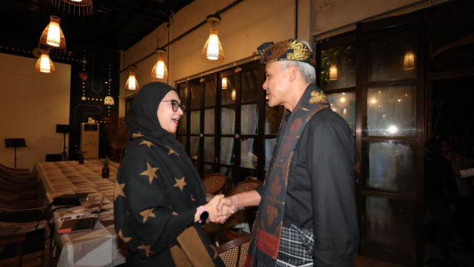 Stafsus Presiden Jokowi Angkie Yudistia dan capres Ganjar Pranowo