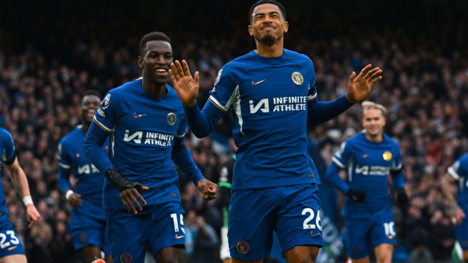 Chelsea rayakan gol