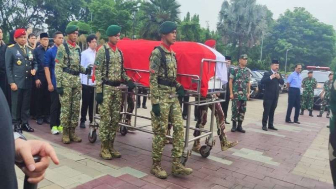Jenazah mantan Kepala BNPB Letjen TNI (Purn) Doni Monardo di TMP Kalibata
