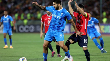 Bomber Al Hilal, Aleksandar Mitrovic