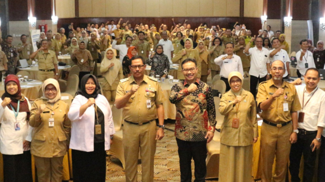 Pj Gubernur Jateng, Nana Sudjana dan Ketua BKKBN, Hasto Wardoyo