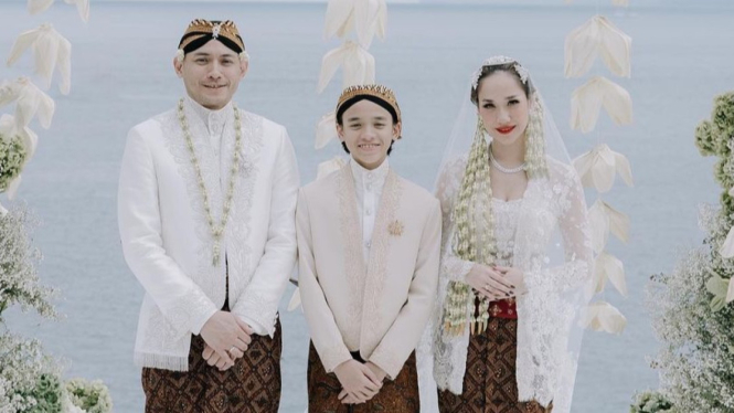 Tiko, Noah Sinclair, dan BCL