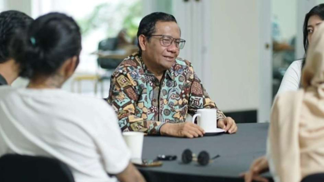 Calon wakil presiden nomor 3 Mahfud MD saat dialog interaktif Cawapres bertajuk “Mencuri Hati Kawula Muda