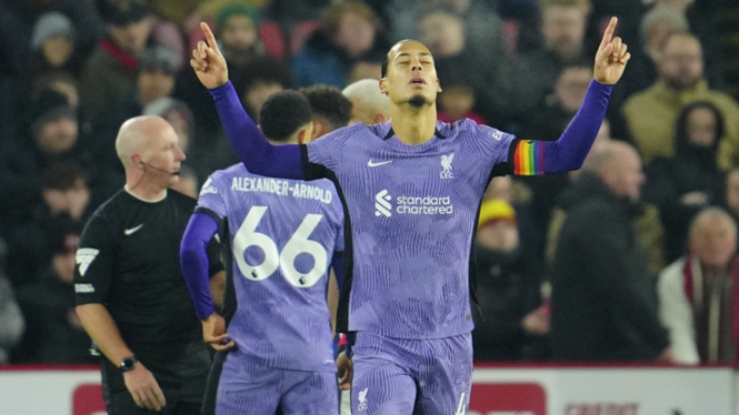 Bek Liverpool, Virgil van Dijk