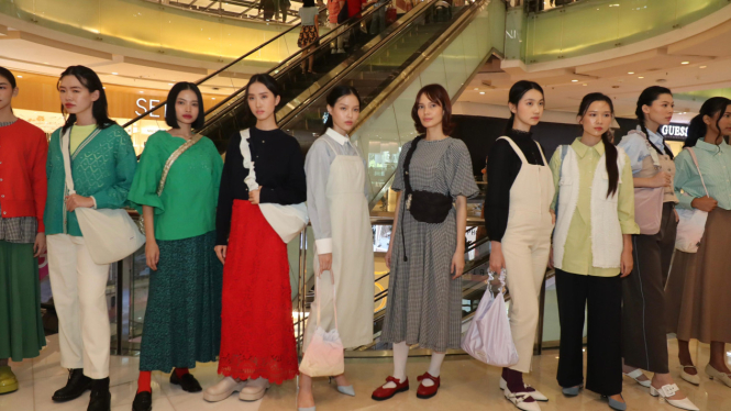 Japanese look/Bobo Tokyo Capsule Collection.