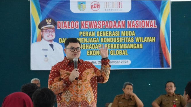 Bupati Kediri, Hanindhito Himawan Pramana