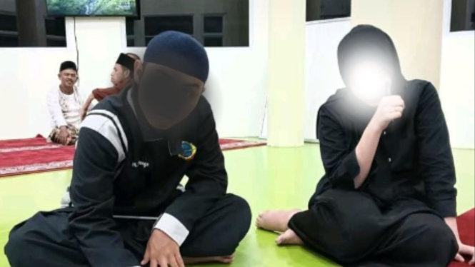 Sepasang Mahasiswa Unand Padang Mesum di Masjid
