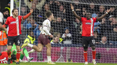Luton Town vs Manchester City