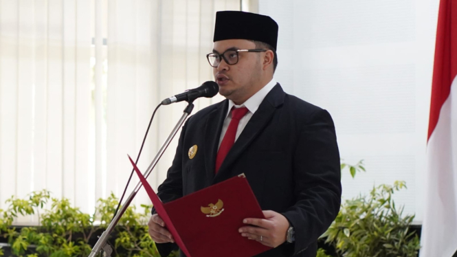 Bupati Kediri, Hanindhito Himawan Pramana