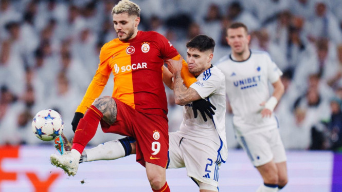 Bek FC Copenhagen, Kevin Diks (kanan)