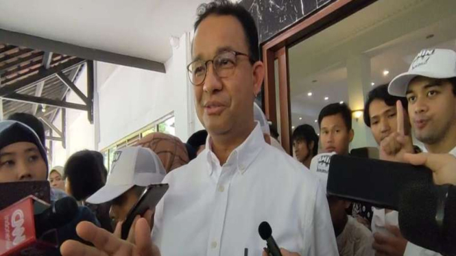 Capres nomor urut 1 Anies Baswedan di Bekasi, Jabar.