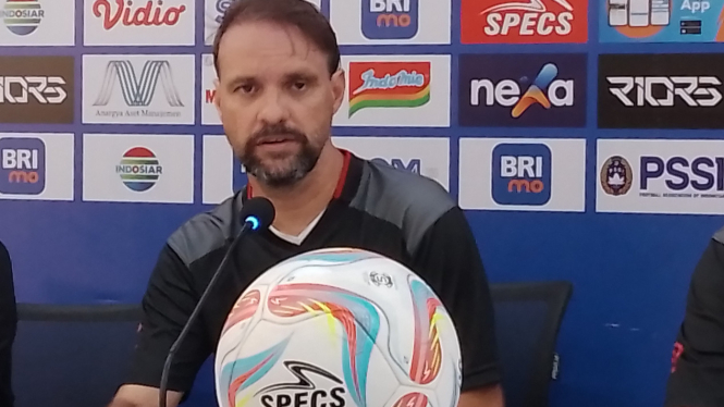 Pelatih Madura United, Mauricio Souza