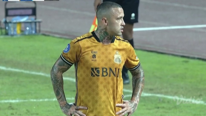 Radja Nainggolan debut di Bhayangkara Fc