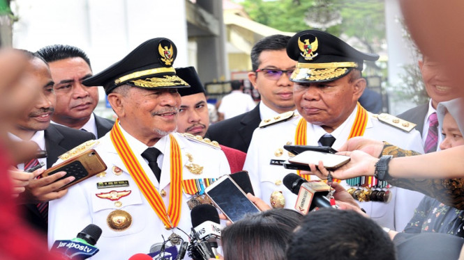 Gubernur Maluku Utara Abdul Gani Kasuba (kiri) dan Wakil Gubernur Al Yasin