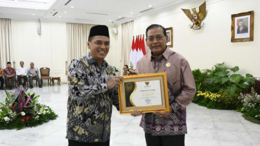 Informatif, Kemenag Raih Anugerah Keterbukaan Informasi Publik 2023