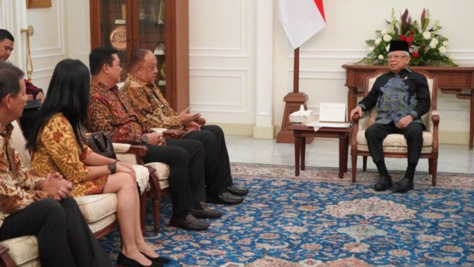 Wakil Presiden Maruf Amin menerima jajaran pengurus KONI Pusat