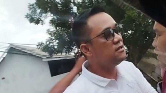 Viral, Oknum Polisi Ancam Pengendara Pakai Bayonet Gegara Senggolan Mobil