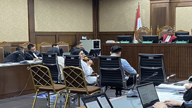 Windy Yunita Bastari Usman atau Windy Idol bersaksi di sidang suap MA 