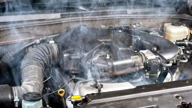 Ilustrasi mesin mobil overheat
