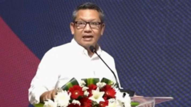 Arsip - Rektor UII Yogyakarta Fathul Wahid saat memberikan sambutan pada acara peluncuran Kantor The Conversation Indonesia di Yogyakarta, Kamis, 11 Mei 2023.