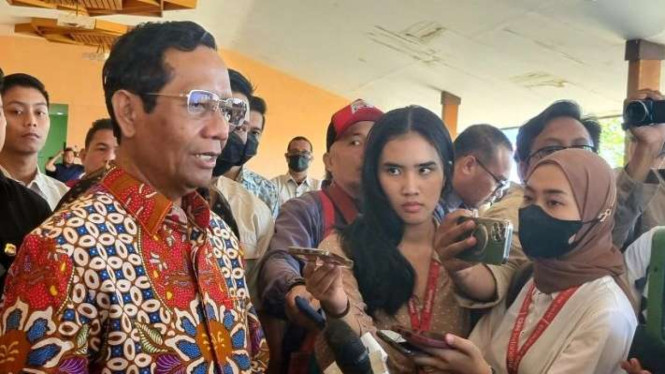 Menteri Koordinator Bidang Politik, Hukum, dan Keamanan Mahfud MD saat memberika