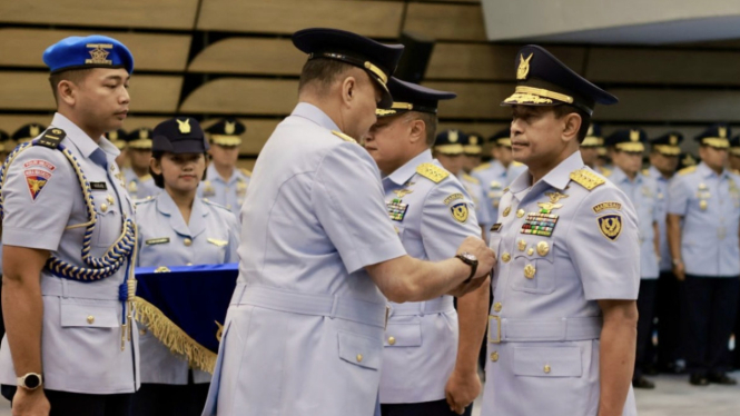 VIVA Militer: KSAU Marsekal Fadjar Prasetyo lantik Marsdya Andyawan jadi Wakasau
