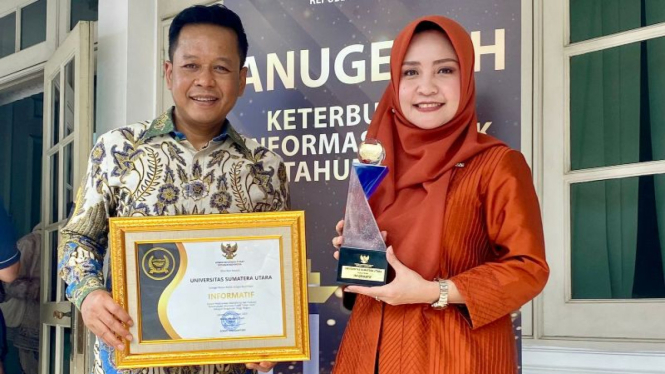 Rektor USU, Prof Muryanto Amin dan Kepala Humas, Amalia Meutia.