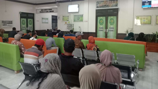 Suasana pemohon gugat cerai di PA Jombang, Jawa Timur