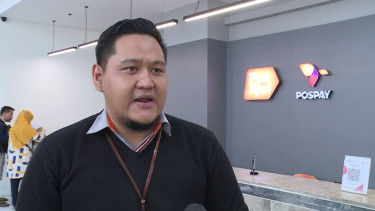 Ketua Satgas Penyaluran Bansos Kantorpos KCU Bandung, Egia Rizky Priangga