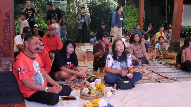 Ketua DPC PDIP Solo, FX Hadi Rudyatmo gelar nobar debat cawapres