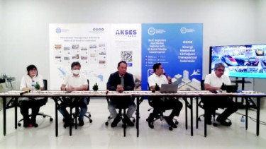 Ketua Umum Masyarakat Transportasi Indonesia (MTI) Tory Damantoro saat konferensi pers