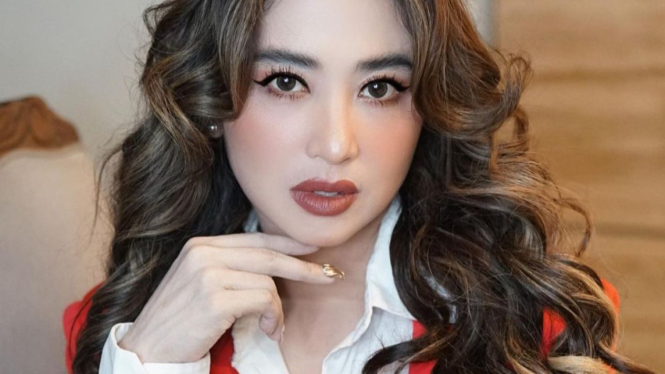 Dewi Perssik