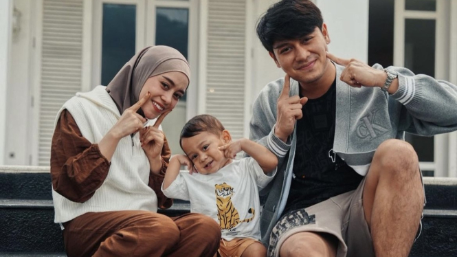 Lesti Kejora, Rizky Billar dan sang putra.