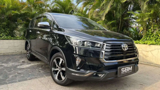 Toyota Innova Venturer